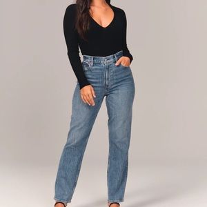 Abercrombie & Fitch Curve Love 90s Ultra High Rise Straight Jeans